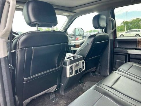 Used 2018 Ford F150 Lariat w/ Heavy-Duty Payload Package AWD/4WD image 16