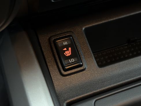 Used 2024 Nissan Titan SV w/ Accessory Utility Package image 30