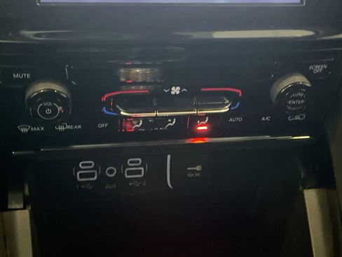 Used 2023 Jeep Grand Cherokee L Laredo image 18