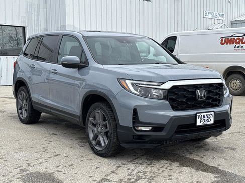 Used 2023 Honda Passport EX-L image 3