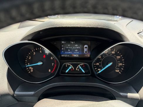 Used 2019 Ford Escape SE FWD image 25