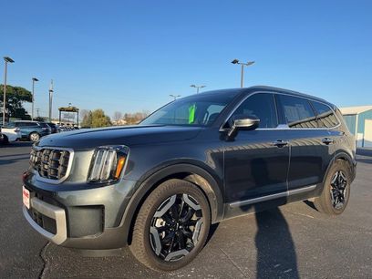 Used 2023 Kia Telluride S w/ S Sunroof Package