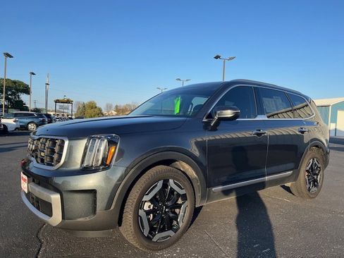 Used 2023 Kia Telluride S w/ S Sunroof Package image 1