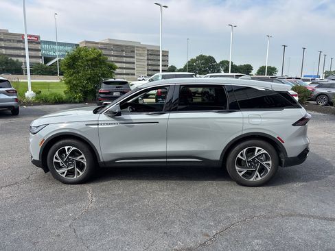 Certified 2026 Lincoln Nautilus Premier AWD/4WD image 4