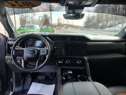 Used 2024 GMC Sierra 1500 AT4 w/ Technology Package image 29