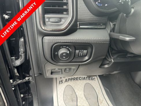 Used 2024 RAM 1500 Limited image 28