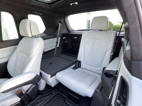 New 2026 BMW X7 xDrive40i w/ Premium Package image 28