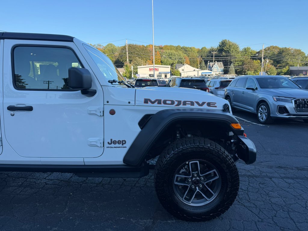 Used 2026 Jeep Gladiator Mojave AWD/4WD image 21