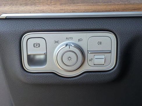 Used 2025 Mercedes-Benz GLE 350 4MATIC image 12