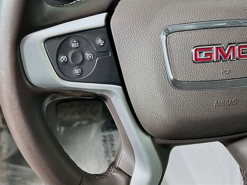 Used 2023 GMC Acadia SLT image 10