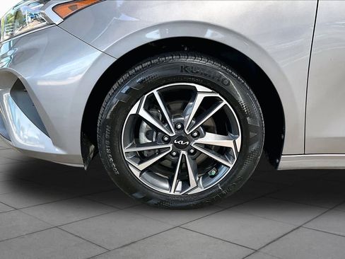 Used 2024 Kia Forte LXS w/ LXS Technology Package FWD image 10