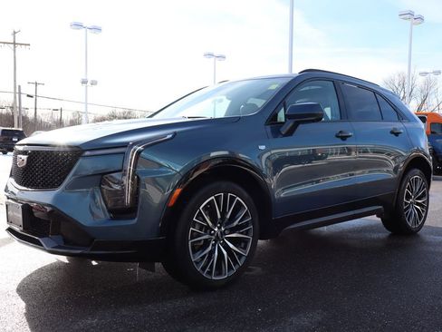 Used 2024 Cadillac XT4 Sport image 7