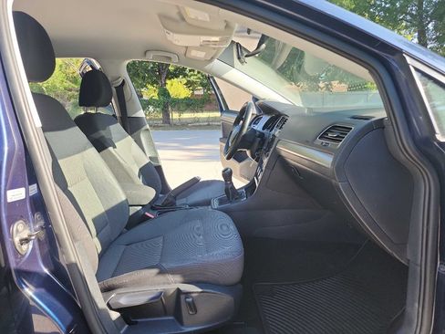 Used 2015 Volkswagen Golf 4-Door FWD image 35