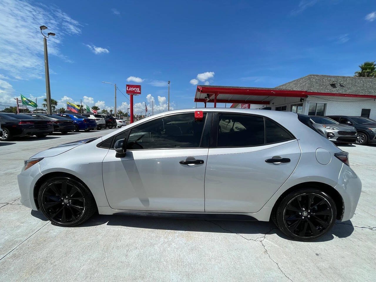 Used 2022 Toyota Corolla SE FWD image 5