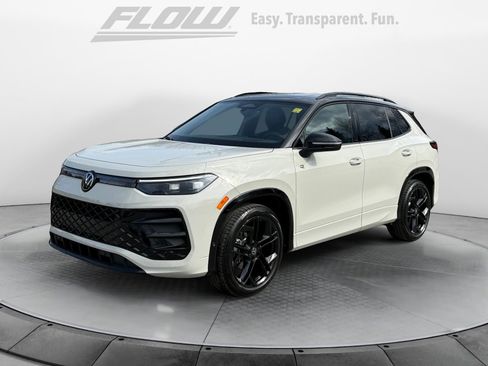 New 2026 Volkswagen Tiguan SE R-Line image 3