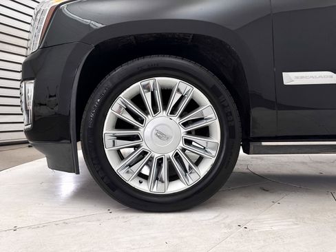 Used 2016 Cadillac Escalade Platinum AWD/4WD image 15