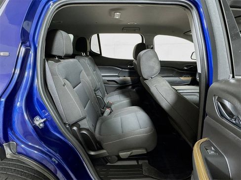 Used 2023 GMC Acadia SLE w/ Driver Convenience Package image 25