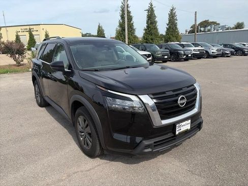 Used 2024 Nissan Pathfinder SV AWD/4WD image 8