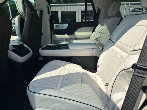 Used 2024 Lincoln Navigator Black Label AWD/4WD image 21