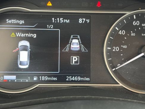Used 2025 Nissan Versa SV FWD image 40