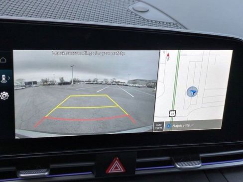 Used 2024 Hyundai Elantra SEL image 13