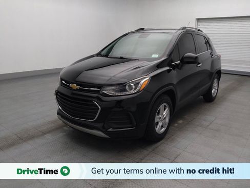 Used 2019 Chevrolet Trax LT w/ LT Convenience Package FWD image 1