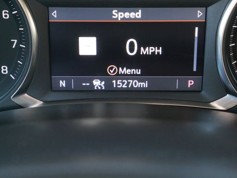 Used 2024 Chevrolet Equinox Premier AWD/4WD image 35