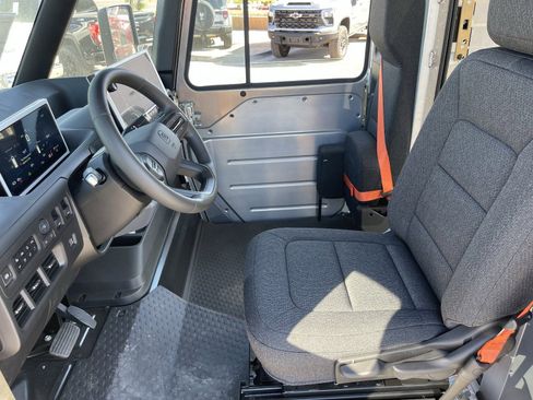Used 2024 Chevrolet Brightdrop 400 w/ Commercial Equipment Package AWD/4WD image 21