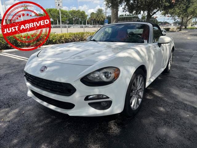 Used 2018 FIAT 124 Spider Lusso RWD image 1