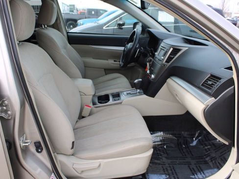 Used 2014 Subaru Outback 2.5i Premium image 18