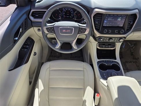 Used 2023 GMC Acadia Denali image 15