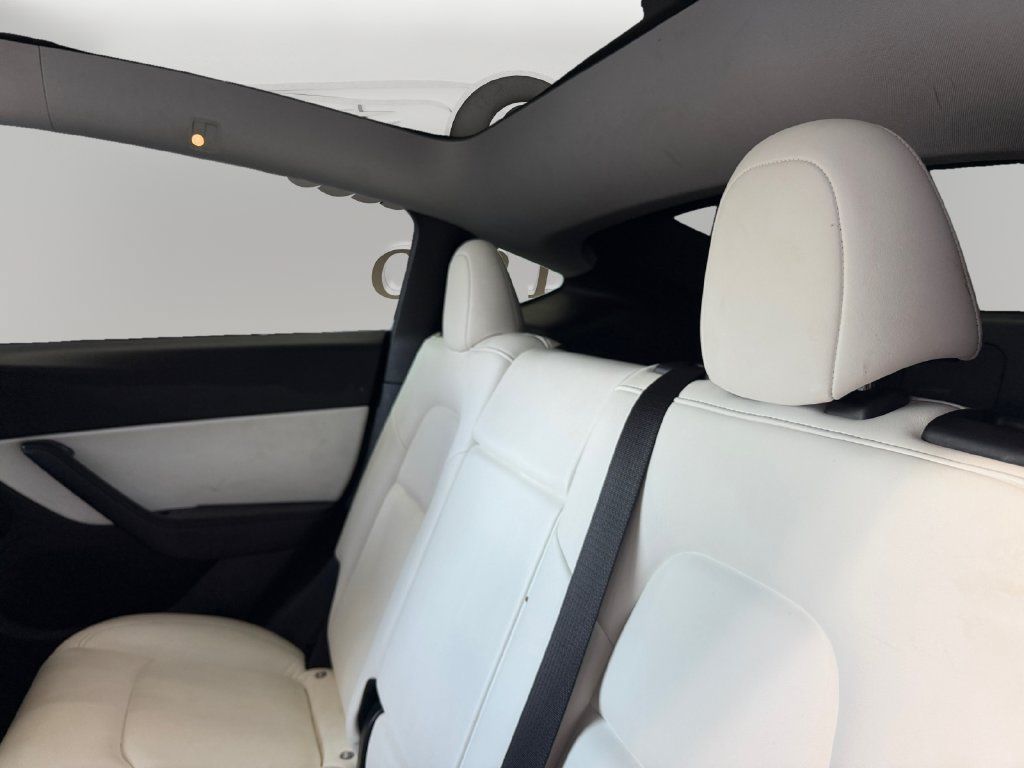 Used 2022 Tesla Model Y Long Range AWD/4WD image 12