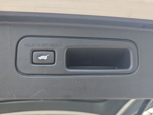 Used 2025 Honda Pilot Black Edition image 14