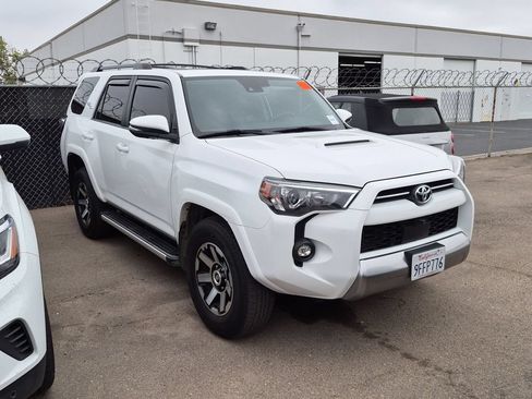 Used 2023 Toyota 4Runner TRD Off-Road Premium w/ Off Road Premium Plus Package AWD/4WD image 2