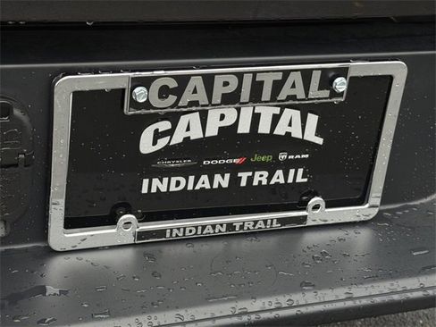 Used 2024 Jeep Gladiator Sport image 40