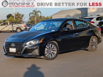 Used 2023 Nissan Altima 2.5 SV