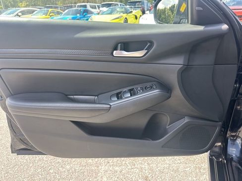 Used 2024 Nissan Altima 2.5 SV image 23