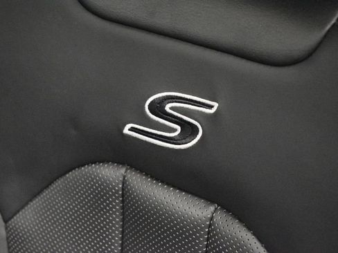 Used 2015 Chrysler 200 S w/ Navigation & Sound Group I image 32