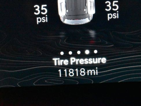 Used 2023 Jeep Grand Cherokee Laredo w/ Luxury Tech Group I image 21