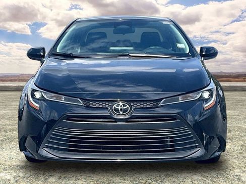 Used 2023 Toyota Corolla LE image 2
