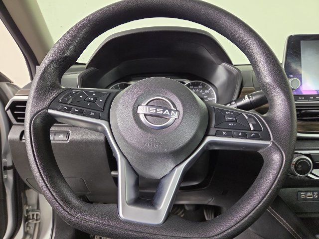 Used 2023 Nissan Altima 2.5 SV FWD image 21