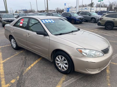 Used 2005 Toyota Camry STD image 3