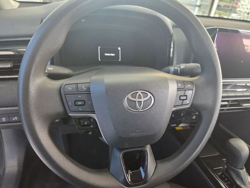 Used 2025 Toyota Camry LE FWD image 32