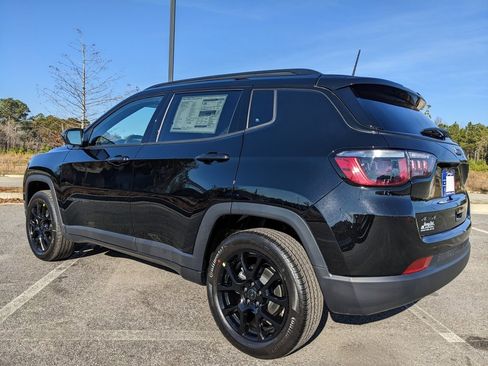 New 2026 Jeep Compass Latitude image 16