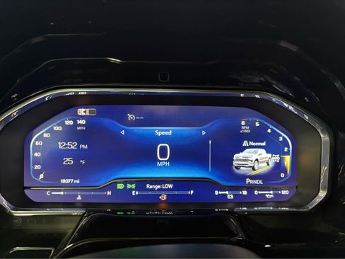 Used 2025 Chevrolet Silverado 1500 LT image 30