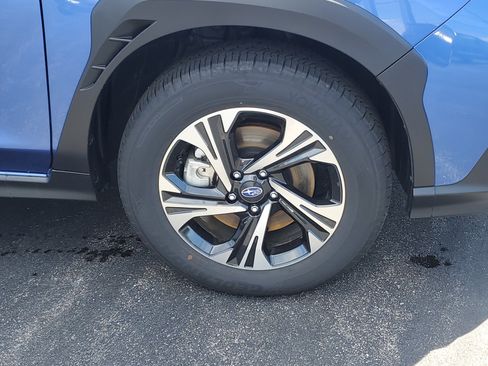 Used 2025 Subaru Crosstrek 2.0i Premium image 5