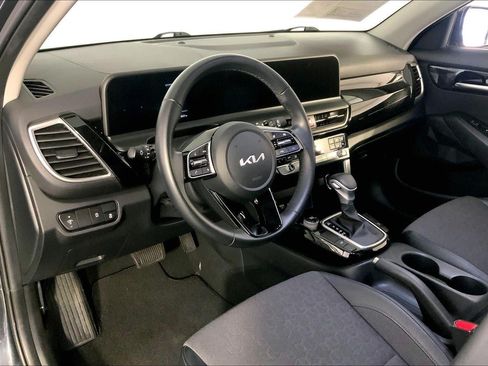 Certified 2025 Kia Seltos S FWD image 14