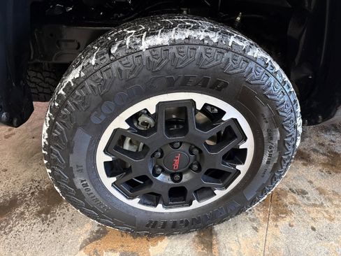 Used 2026 Toyota Tacoma TRD Off-Road w/ TRD Off Road Premium Package image 12