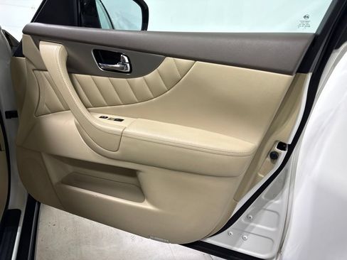 Used 2012 INFINITI FX35 AWD w/ Premium Pkg image 30