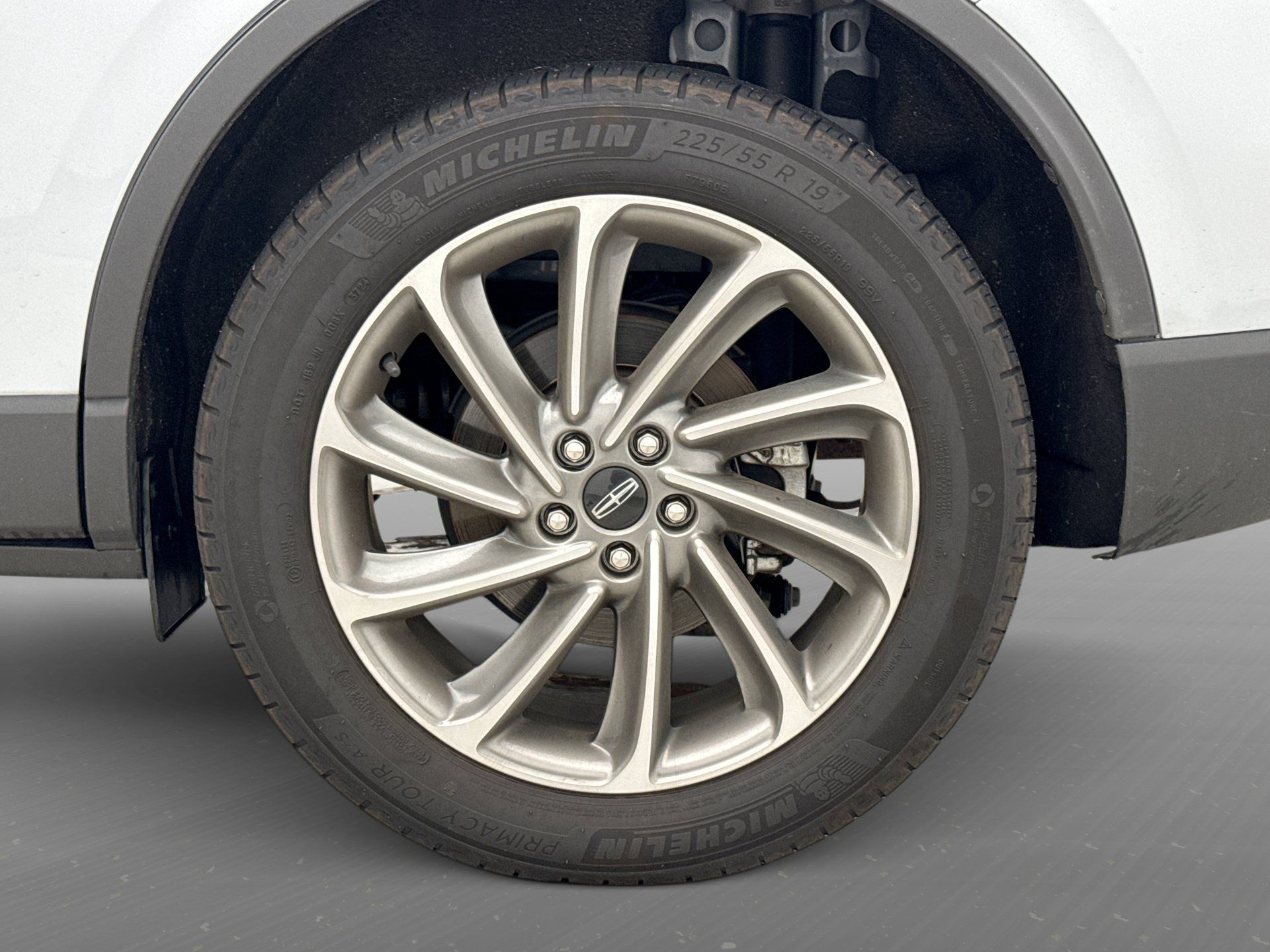 Used 2025 Lincoln Corsair AWD w/ Equipment Group 101A image 13